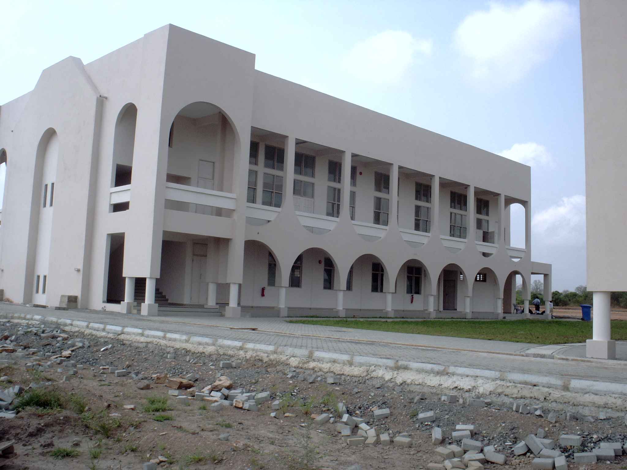 Central Universtiy College